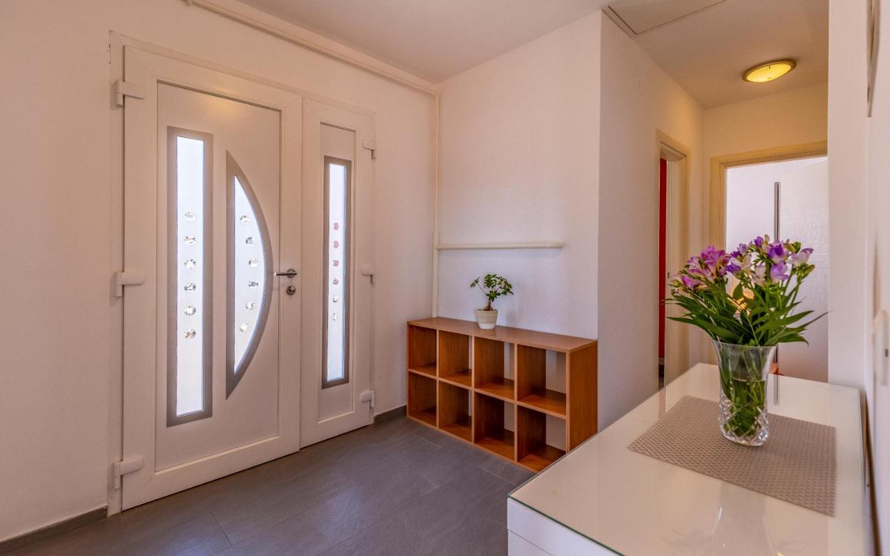 Apartment Green Pula, Family Friendly, Comfortable, Free Parking And Wifi Buitenkant foto